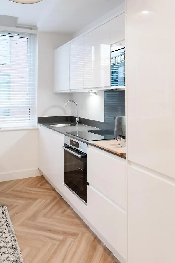 Royal House Stylish Apartments - 체스터