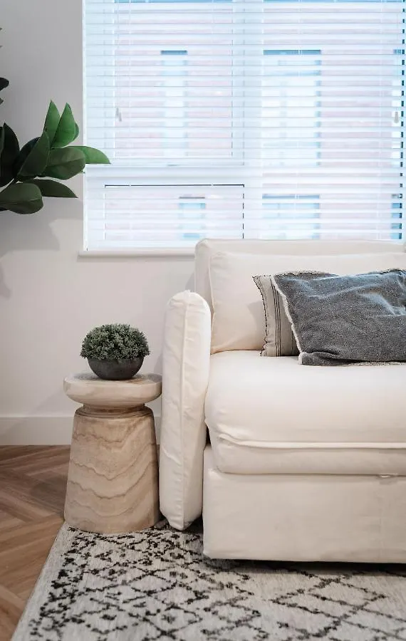 Royal House Stylish Apartments - 체스터