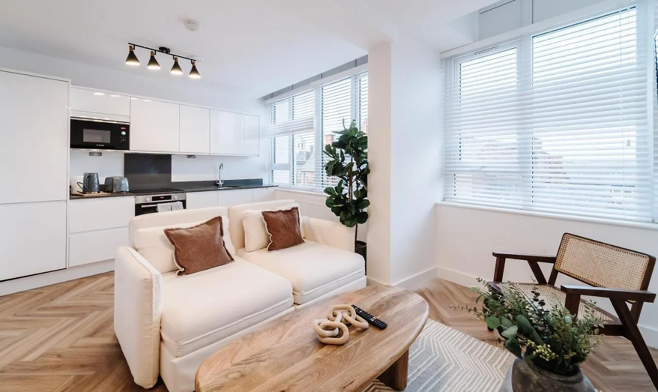 Royal House Stylish Apartments - 체스터