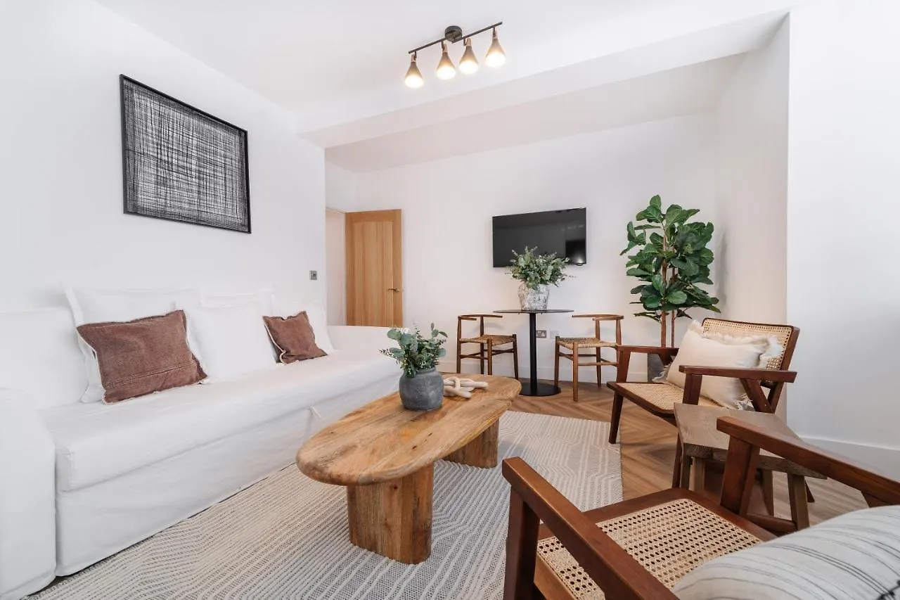 Royal House Stylish Apartments - 체스터 0*,