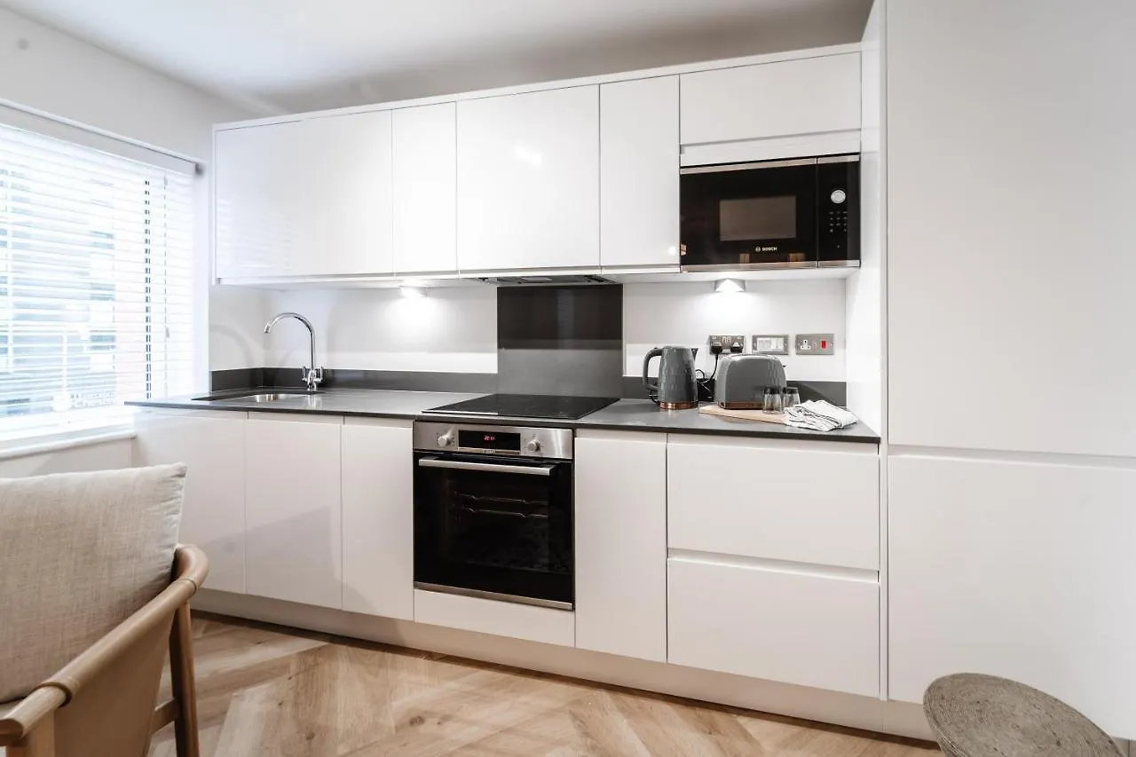 Royal House Stylish Apartments - 체스터