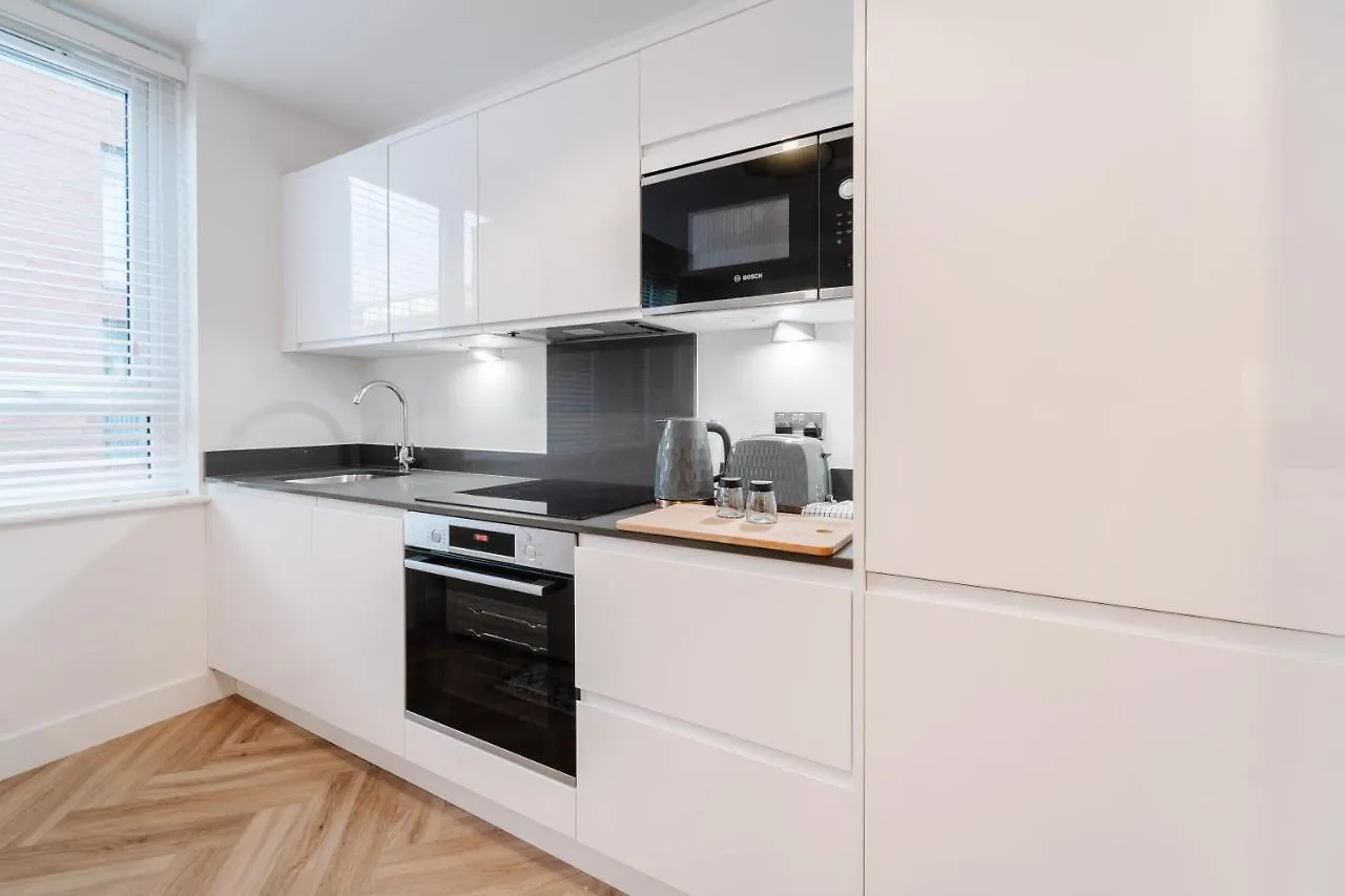 Royal House Stylish Apartments - 체스터